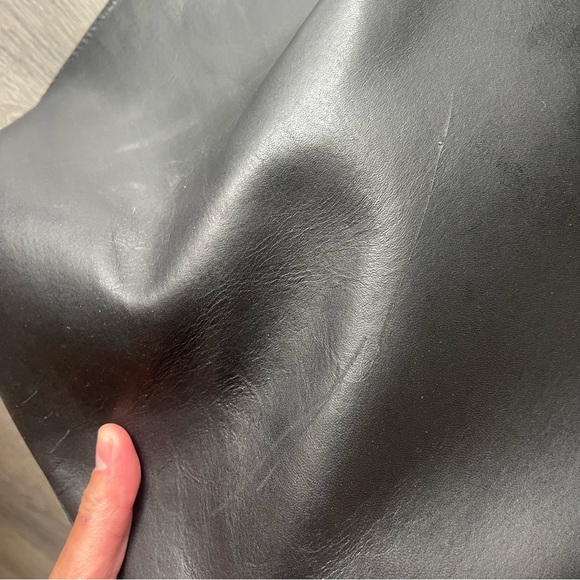 Oliveve Maggie Leather Tassel Tote - Picture 11 of 13